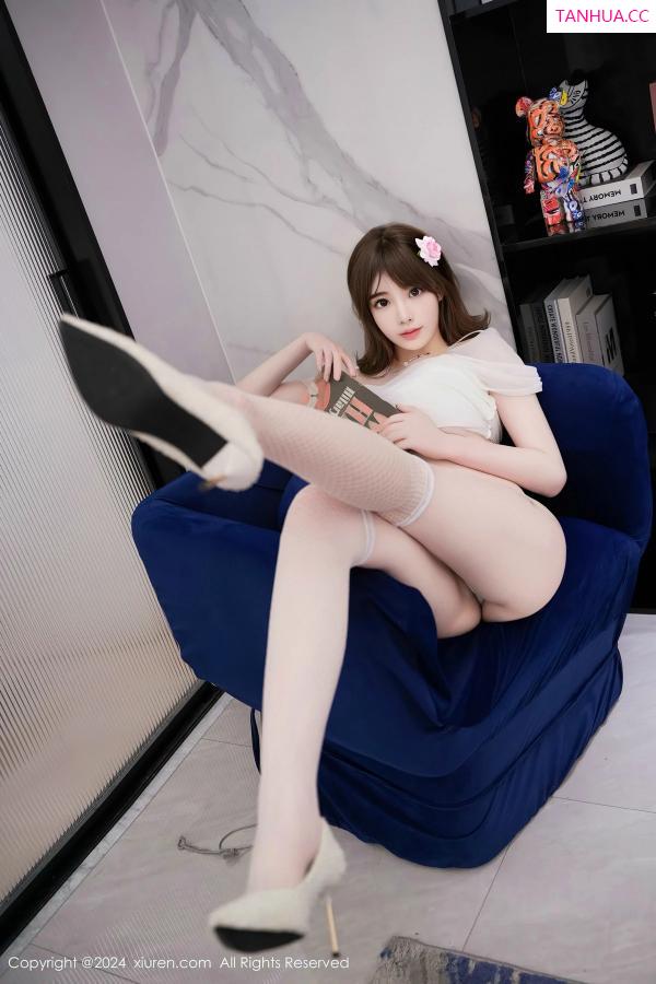   [XiuRen]高清写真图 2024.04.17 No.8407 梦灵儿Mini 丝袜美腿第50张图片